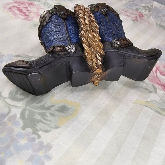 Rustic Cowboy Boot Salt and Pepper Shaker Holder with Rope‎ Accent - Picture 7 of 8